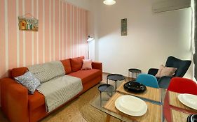 SOHO Quiet&Artsy 55sq meters apt. in Athens